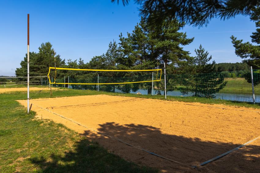 Vandenlenčių parko „Dock7“ paplūdimio tinklinio aikštelės paveiksliukas