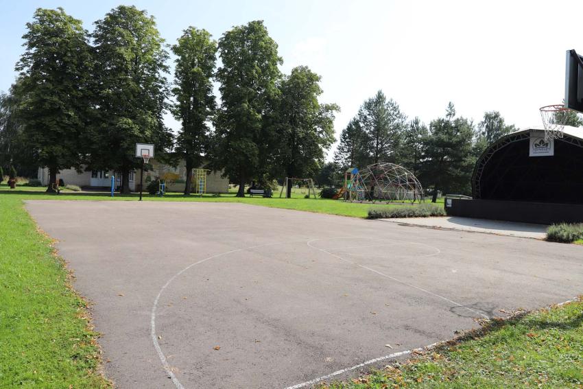 Krepšinio aikštelė paveiksliukas