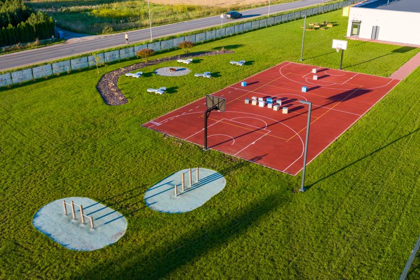 Mastaičių mokyklos - daugiafunkcio centro daugiafunkcė sporto aikštelė paveiksliukas