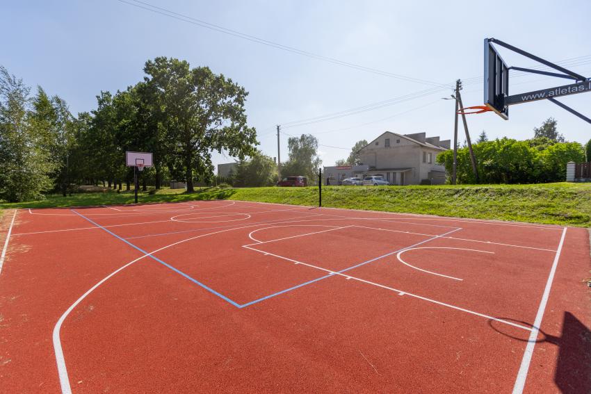 Čekiškės seniūnijos Pagirių kaimo daugiafunkcė sporto aikštelė paveiksliukas