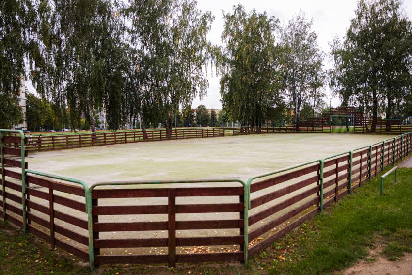 Jonavos Jeronimo Ralio gimnazijos mažojo futbolo aikštelė paveiksliukas