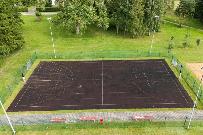 Jonavos raj. Žeimių mokyklos - daugiafunkcio centro krepšinio aikštelė paveiksliukas