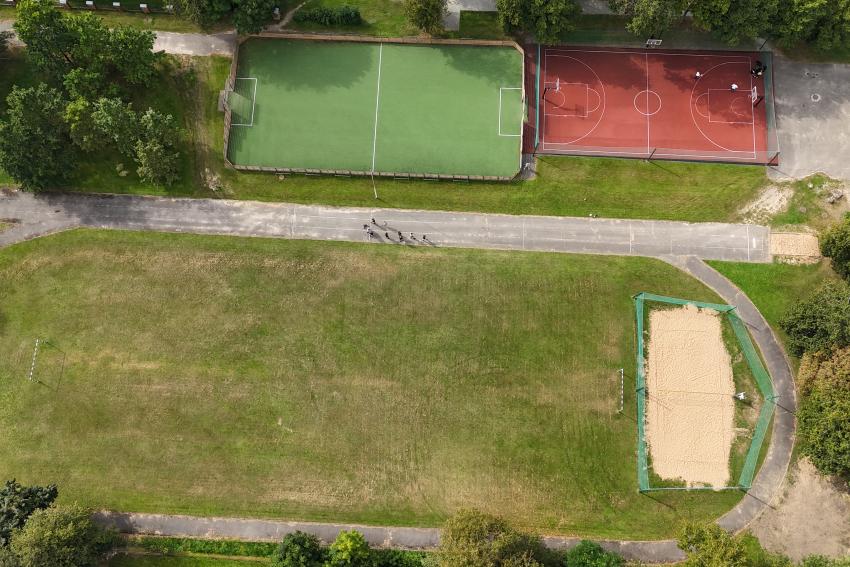 Kaišiadorių Algirdo Brazausko gimnazijos lauko krepšinio aikštelė 108