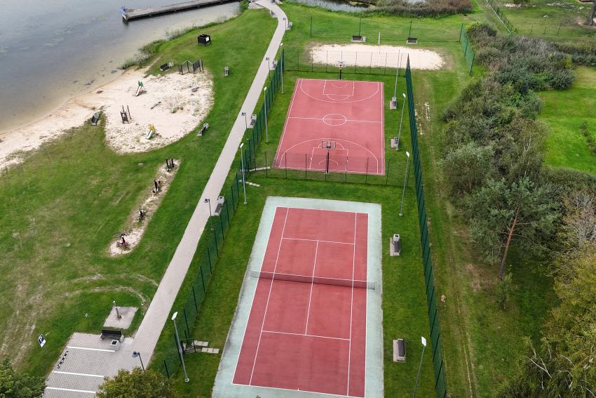 Kaišiadorių Girelės II tvenkinio poilsiavietės teniso kortas paveiksliukas