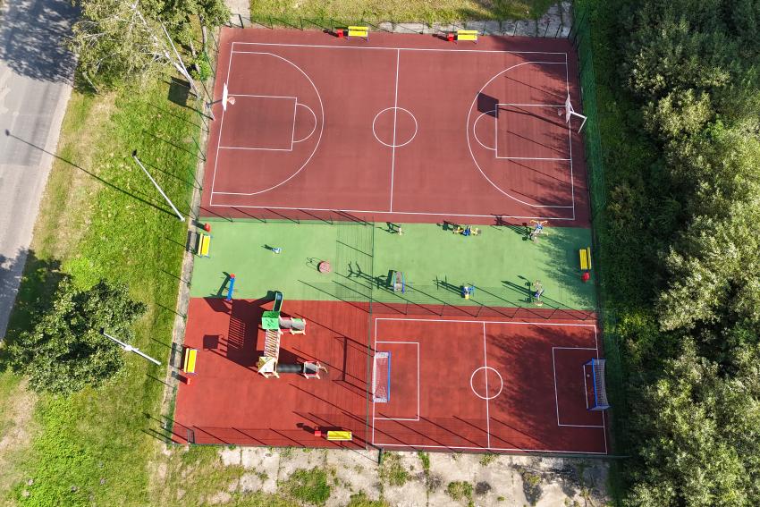 Daugiafunkcinė žaidimų aikštelė paveiksliukas