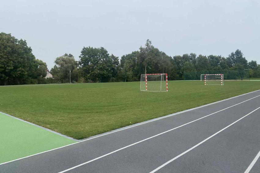 Kėdainių senamiesčio progimnazijos stadionas 129