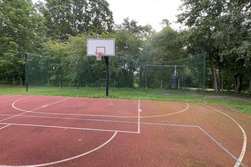 Universali sporto aikštelė 136