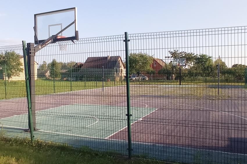 Universali sporto aikštelė 144