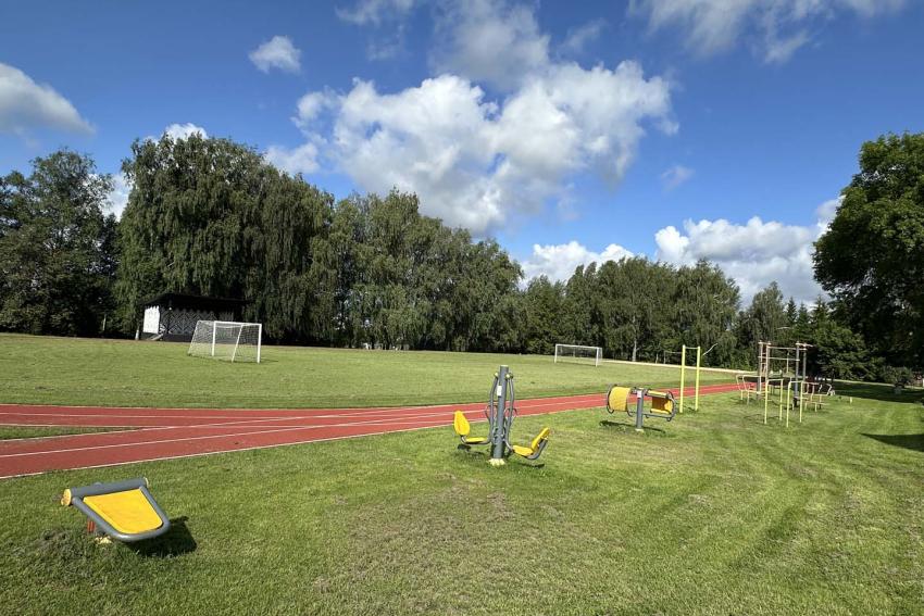 Stakliškių gimnazijos stadionas paveiksliukas