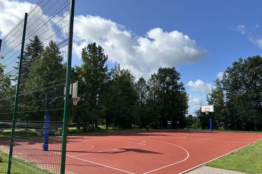 Stakliškių gimnazijos stadionas 171