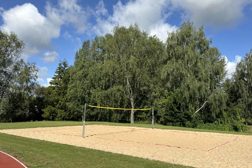 Stakliškių gimnazijos stadionas 171
