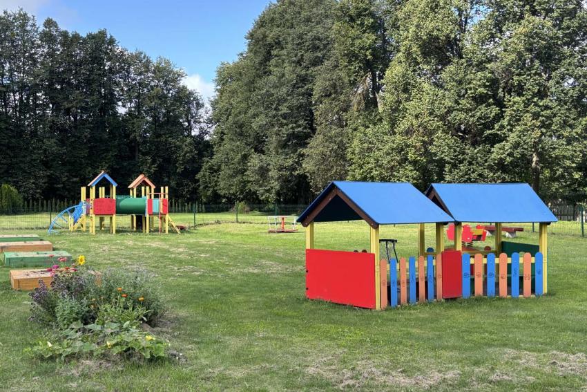 Balbieriškio vaikų žaidimų aikštelė paveiksliukas