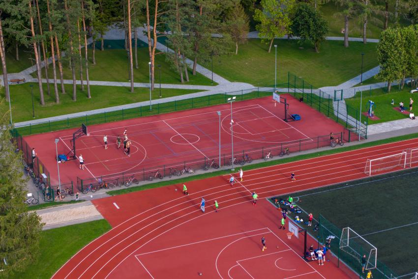 VDU Ugnės Karvelis gimnazijos stadionas ir sporto aikštynas 191