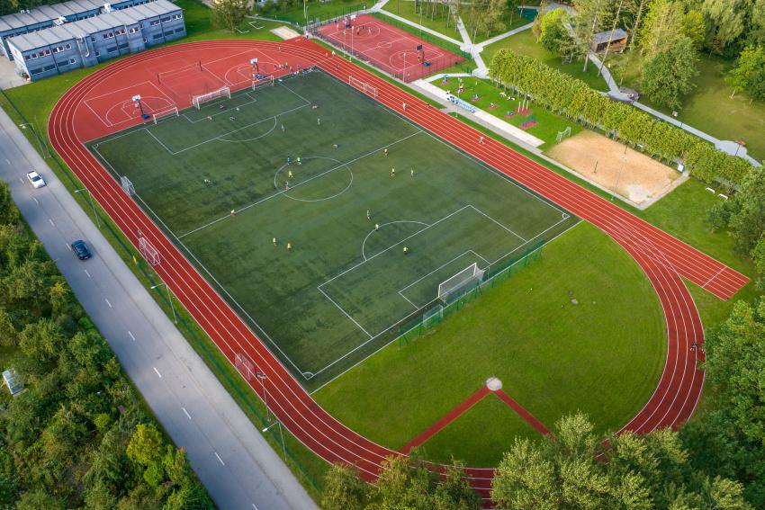 VDU Ugnės Karvelis gimnazijos stadionas ir sporto aikštynas 191