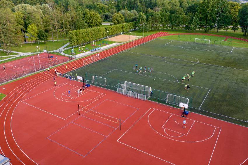 VDU Ugnės Karvelis gimnazijos stadionas ir sporto aikštynas 191