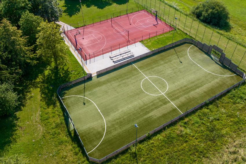 Babtų gimnazijos stadionas ir sporto aikštynas 192
