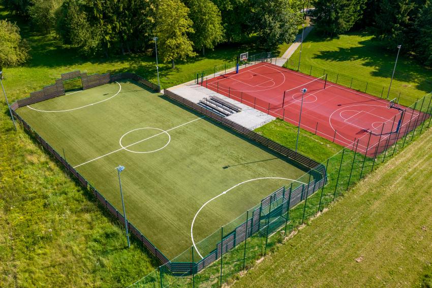 Babtų gimnazijos stadionas ir sporto aikštynas 192