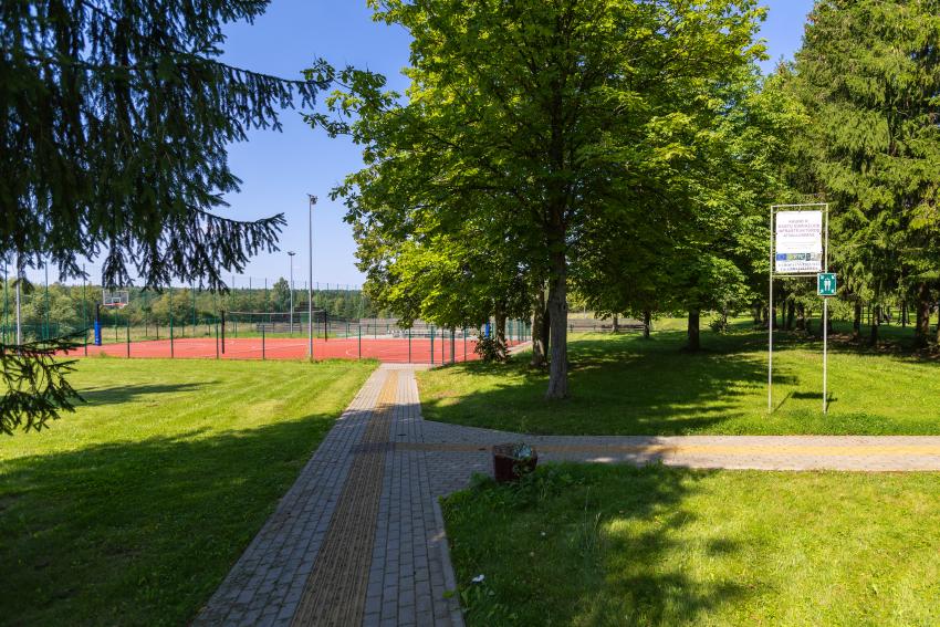 Babtų gimnazijos stadionas ir sporto aikštynas 192