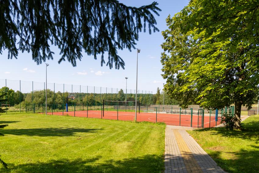 Babtų gimnazijos stadionas ir sporto aikštynas 192