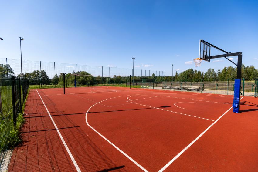 Babtų gimnazijos stadionas ir sporto aikštynas 192