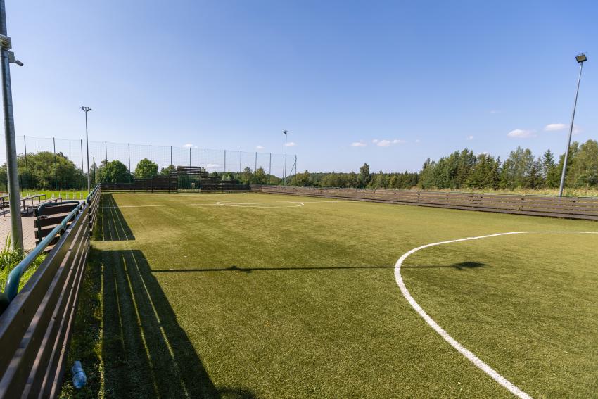 Babtų gimnazijos stadionas ir sporto aikštynas 192