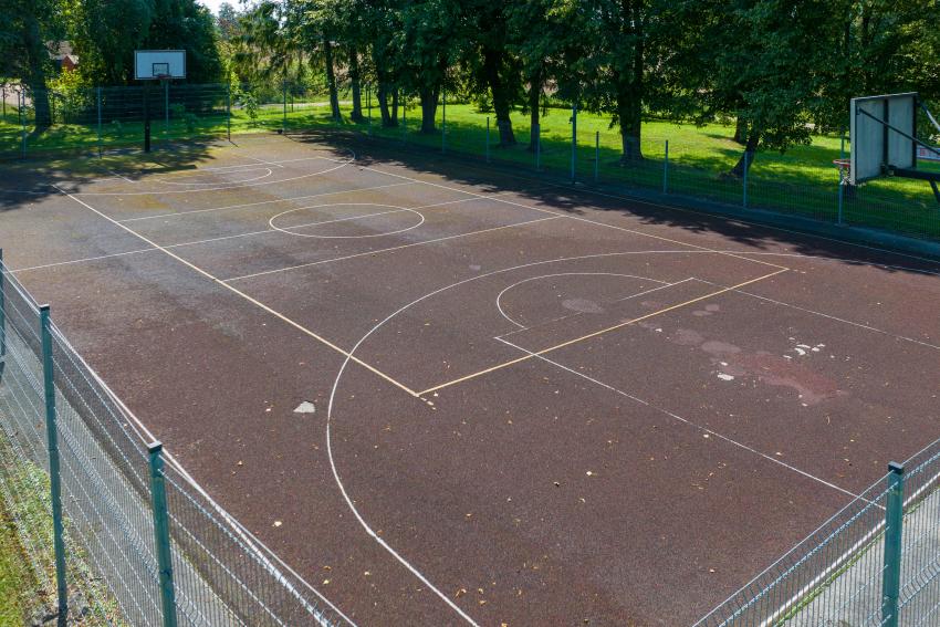 Čekiškės Prano Dovydaičio gimnazijos stadionas ir sporto aikštynas 194