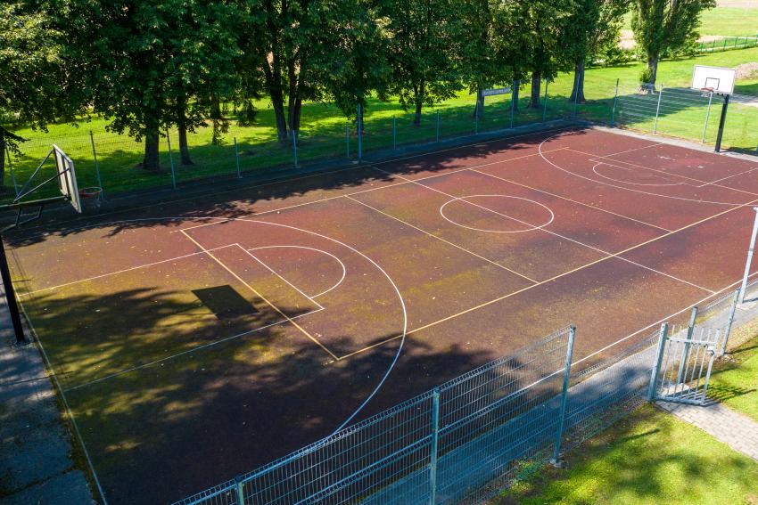 Čekiškės Prano Dovydaičio gimnazijos stadionas ir sporto aikštynas 194