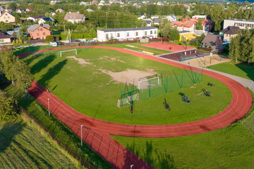 Domeikavos gimnazijos stadionas ir sporto aikštynas 196