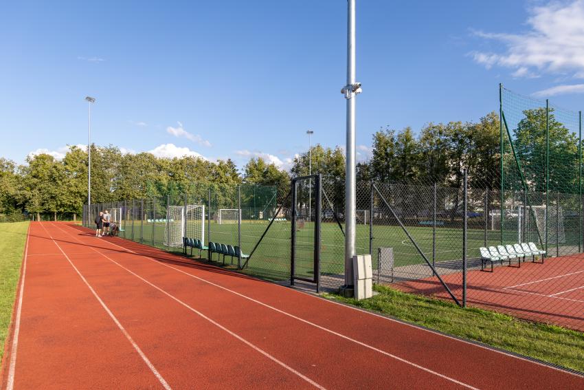 Garliavos Jonučių progimnazijos stadionas ir sporto aikštynas 197