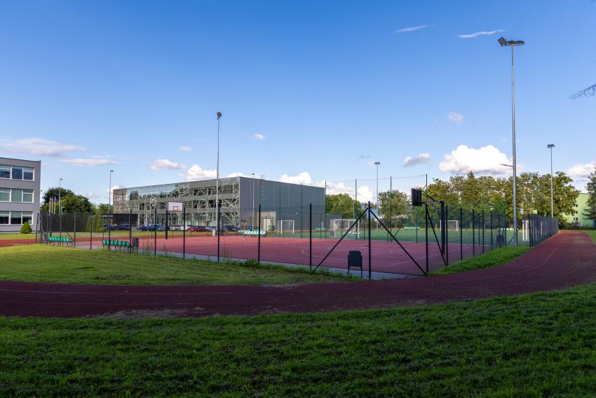 Garliavos Jonučių progimnazijos stadionas ir sporto aikštynas 197