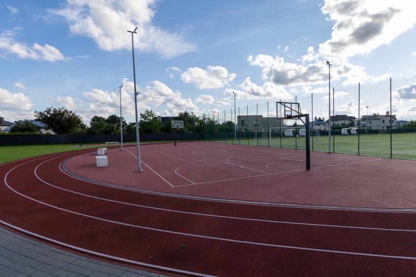 Karmėlavos Balio Buračo gimnazijos stadionas ir sporto aikštynas 198