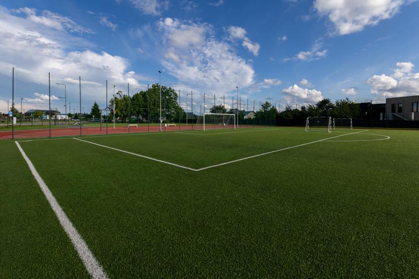 Karmėlavos Balio Buračo gimnazijos stadionas ir sporto aikštynas 198