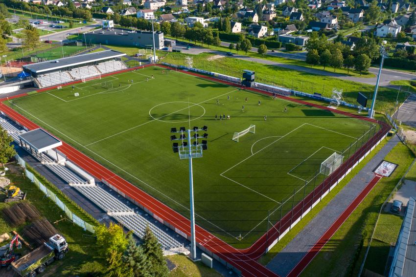 Raudondvario gimnazijos stadionas ir sporto aikštynas paveiksliukas