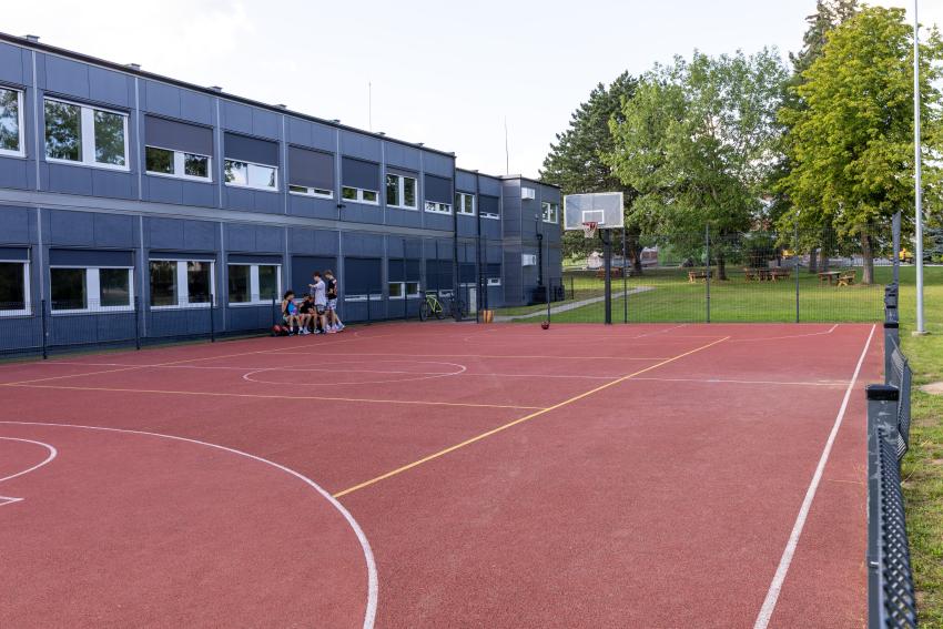 Raudondvario gimnazijos stadionas ir sporto aikštynas 201