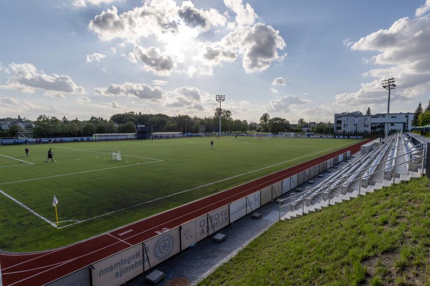 Raudondvario gimnazijos stadionas ir sporto aikštynas 201