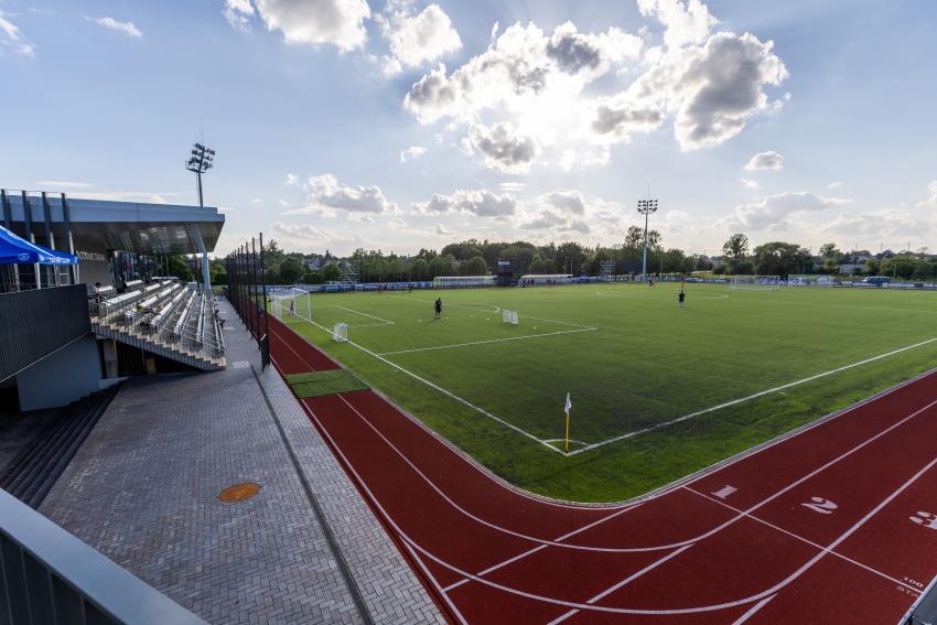 Raudondvario gimnazijos stadionas ir sporto aikštynas 201