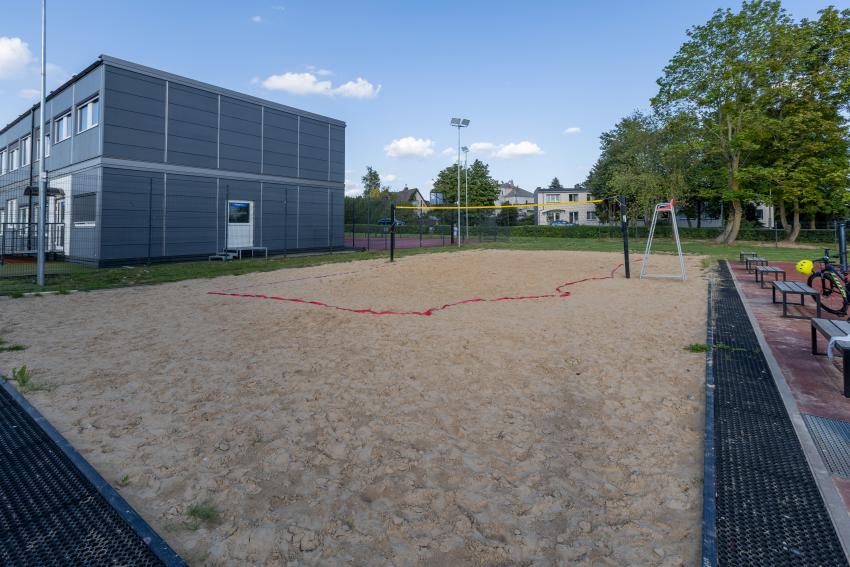 Raudondvario gimnazijos stadionas ir sporto aikštynas 201
