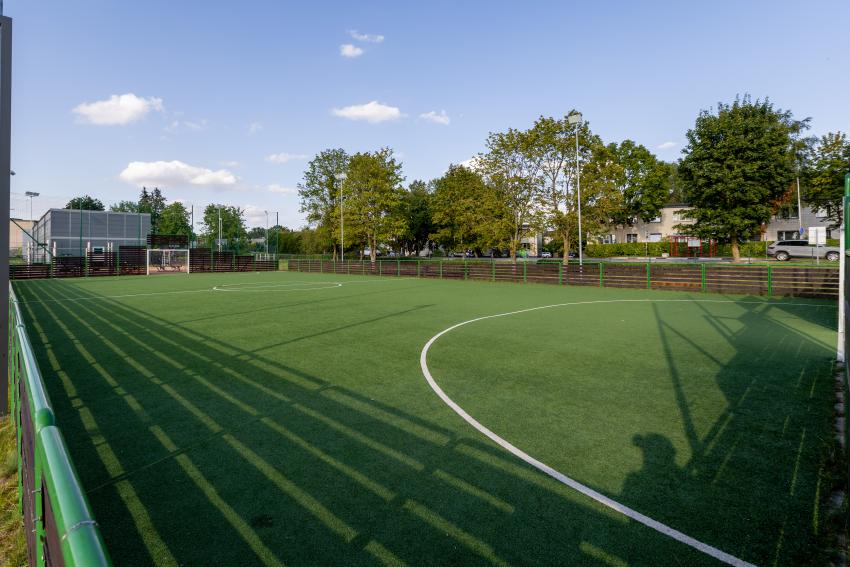 Raudondvario gimnazijos stadionas ir sporto aikštynas 201