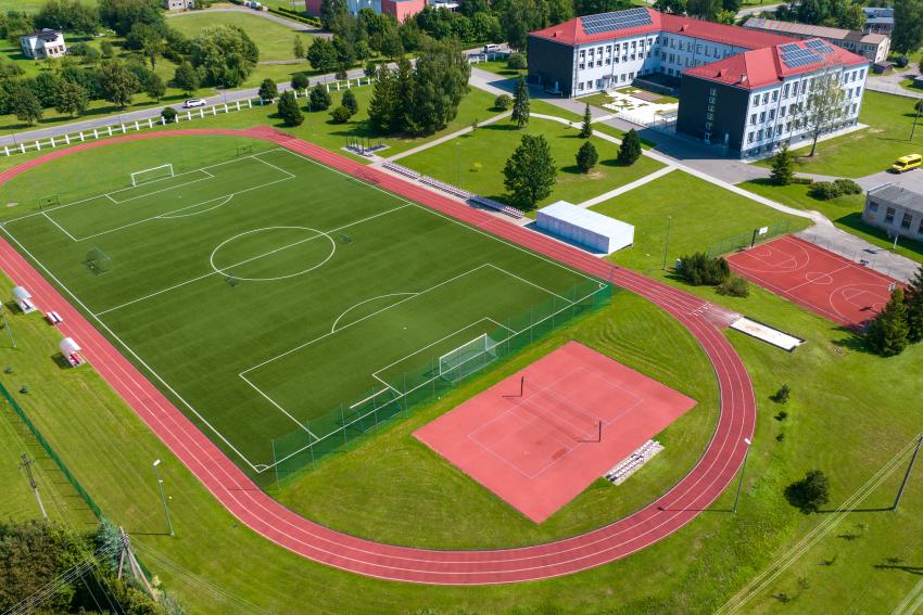 Vilkijos gimnazijos stadionas ir sporto aikštynas paveiksliukas