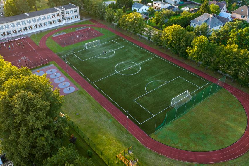 Ežerėlio pagrindinės mokyklos stadionas ir sporto aikštynas paveiksliukas