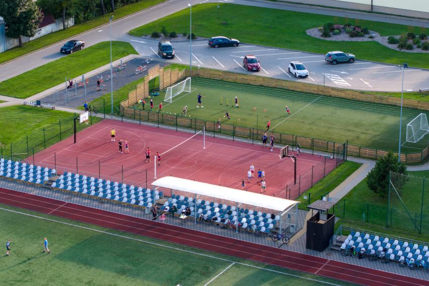 Garliavos Adomo Mitkaus pagrindinės mokyklos stadionas ir sporto aikštynas 205
