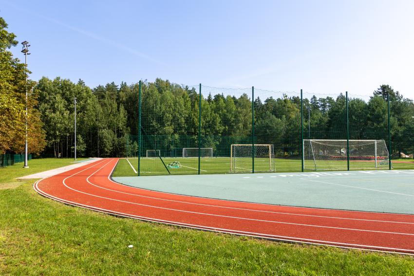 Kulautuvos pagrindinės mokyklos stadionas ir sporto aikštynas 206