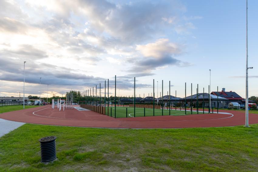 Lapių pagrindinės mokyklos stadionas ir sporto aikštynas 207