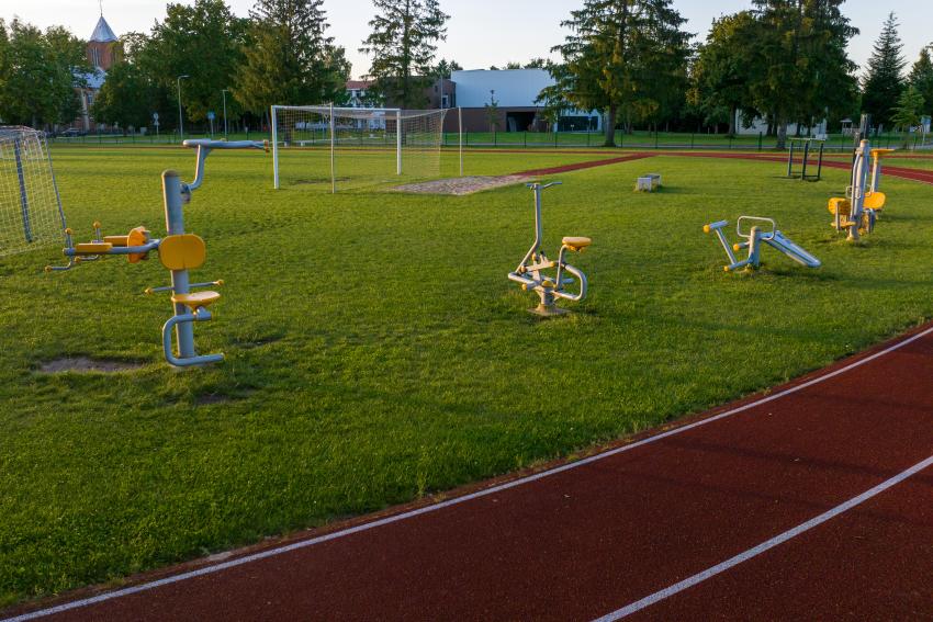 Zapyškio pagrindinės mokyklos stadionas ir sporto aikštynas 209