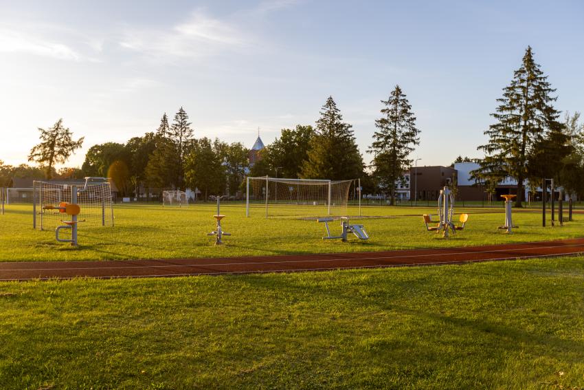Zapyškio pagrindinės mokyklos stadionas ir sporto aikštynas 209