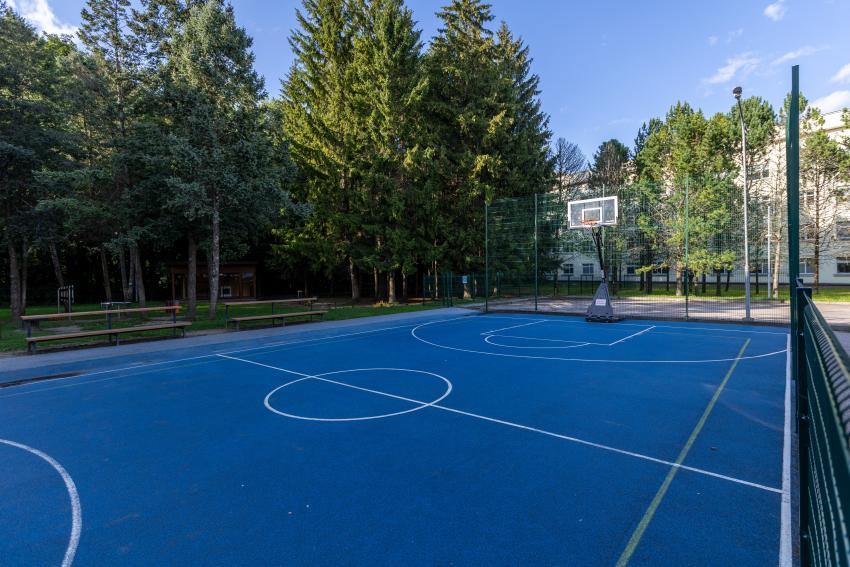 Akademijos mokyklos - darželio „Gilė“ daugiafunkcė sporto aikštelė 210