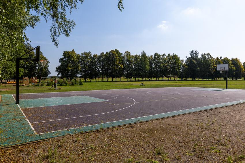 Kulautuvos pagrindinės mokyklos Batniavos skyriaus stadionas ir sporto aikštynas 211