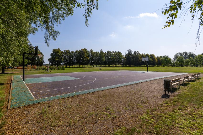 Kulautuvos pagrindinės mokyklos Batniavos skyriaus stadionas ir sporto aikštynas 211