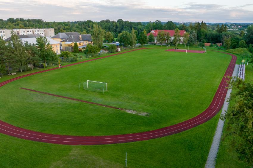 Linksmakalnio seniūnijos stadionas ir sporto aikštynas 214