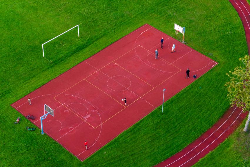 Linksmakalnio seniūnijos stadionas ir sporto aikštynas 214